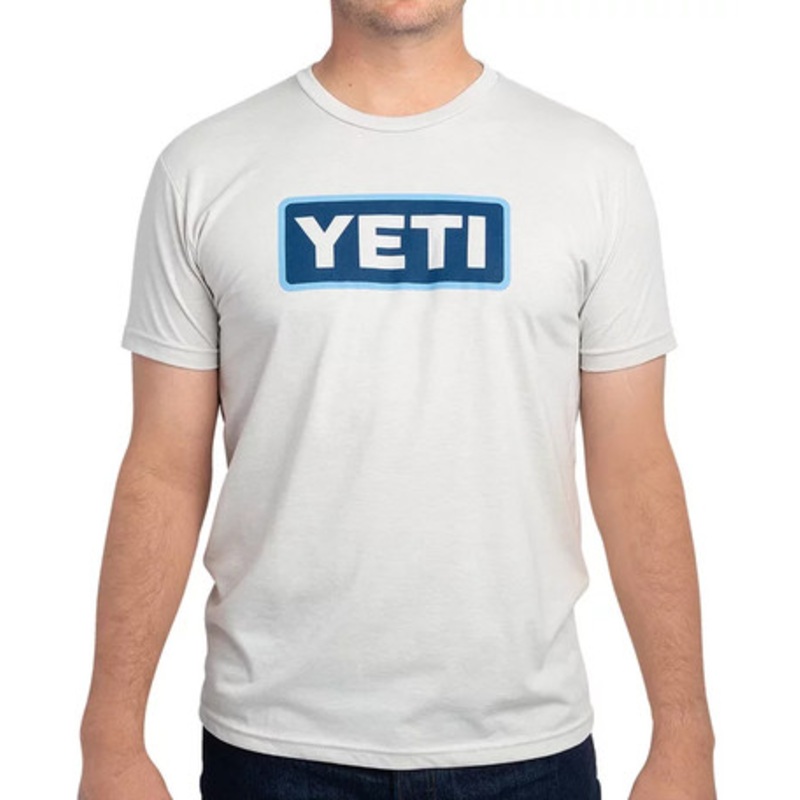 YETI Logo Badge Short Sleeve T-Shirt – Sand/Blue – X-Large